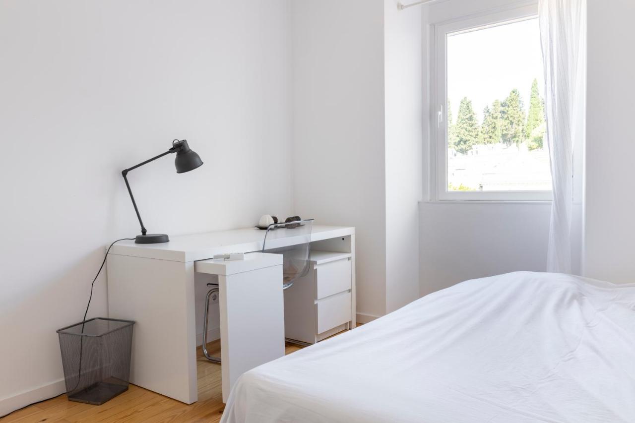 Comfy 3 Bedroom Apartment Campo De Ourique Lisbon Exterior photo